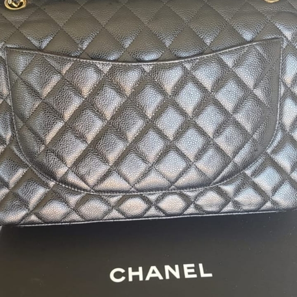 CHANEL 2011 Timeless Maxi Jumbo shoulder bag - Picture 10 of 13